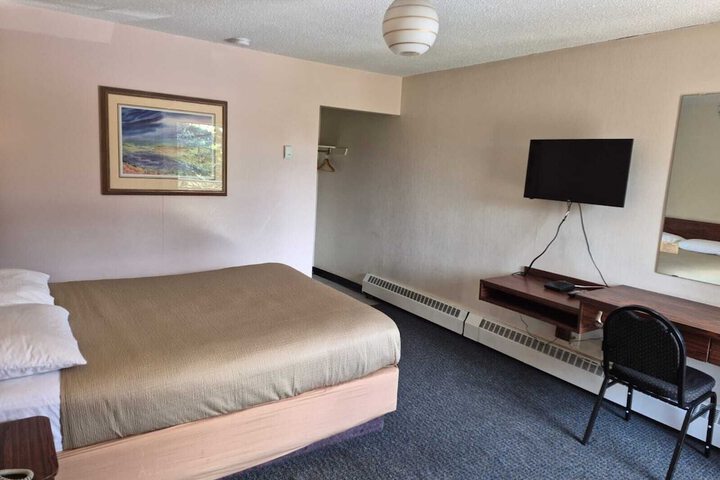 Room 6 of 6
