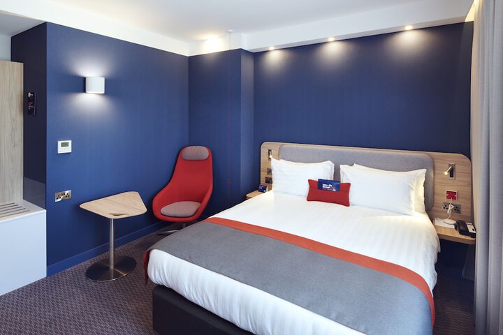 Room 16 of 52