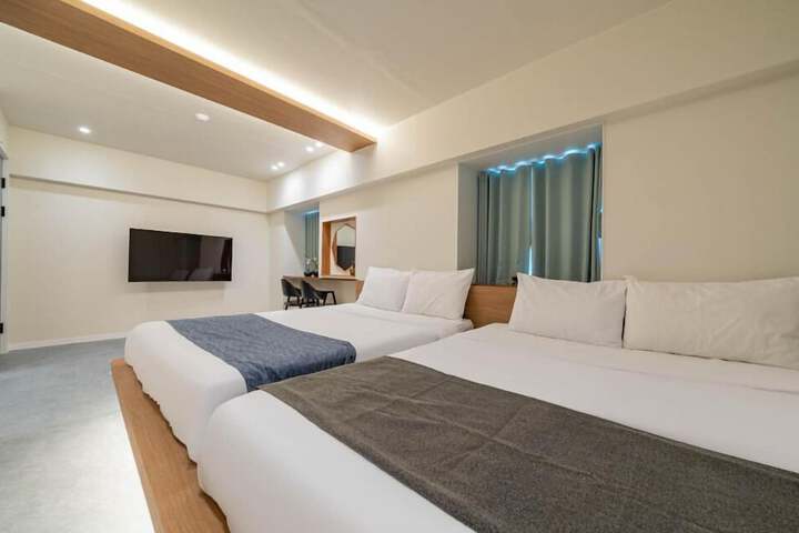 Room 19 of 28