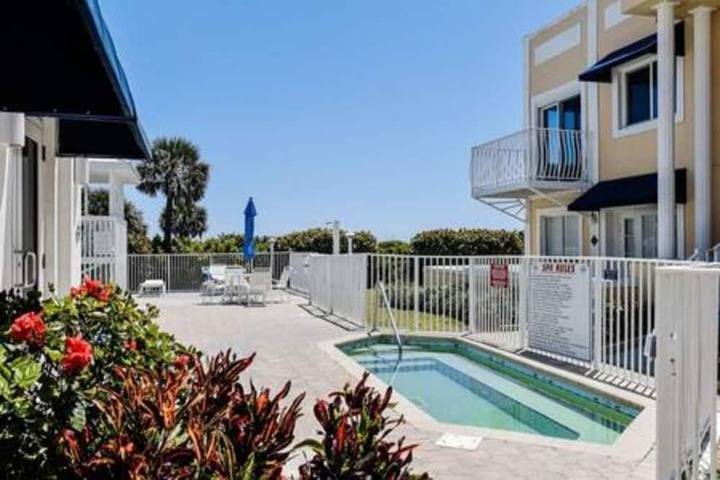 Exterior of Oceanview Penthouse Deluxe Sleeps 6 Pe109