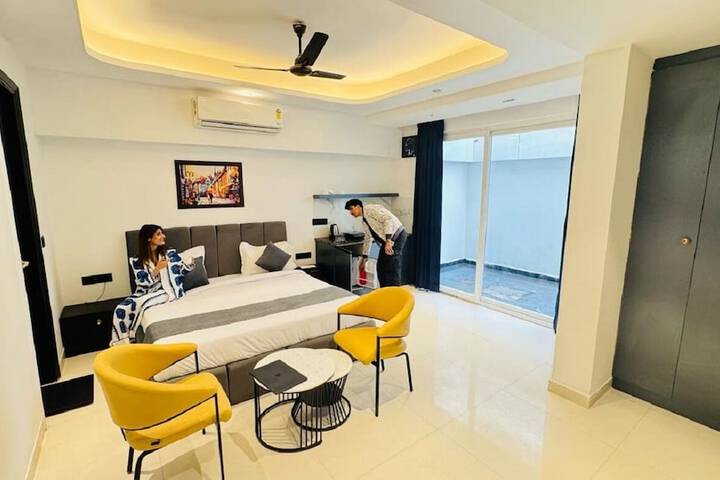 Room 4 of 31