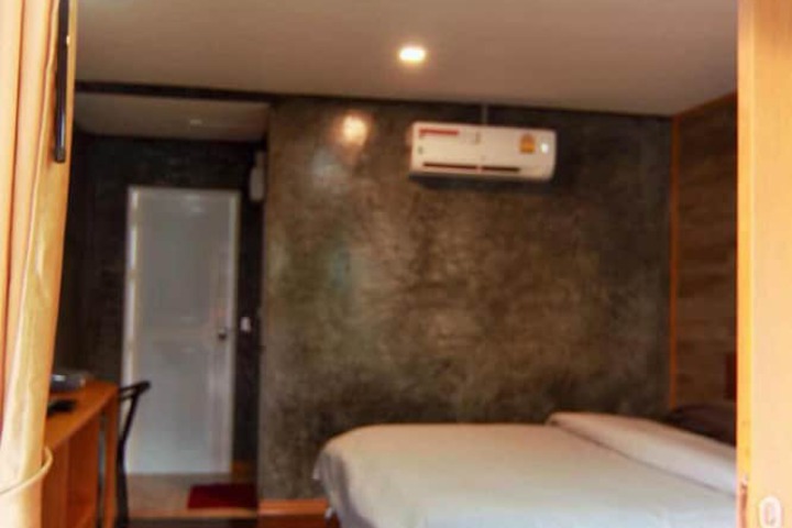 Room 9 of 54