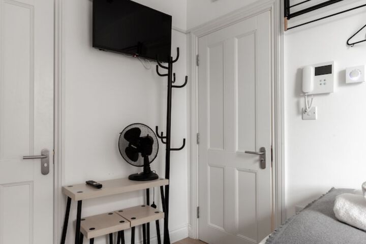 Room 44 of 109