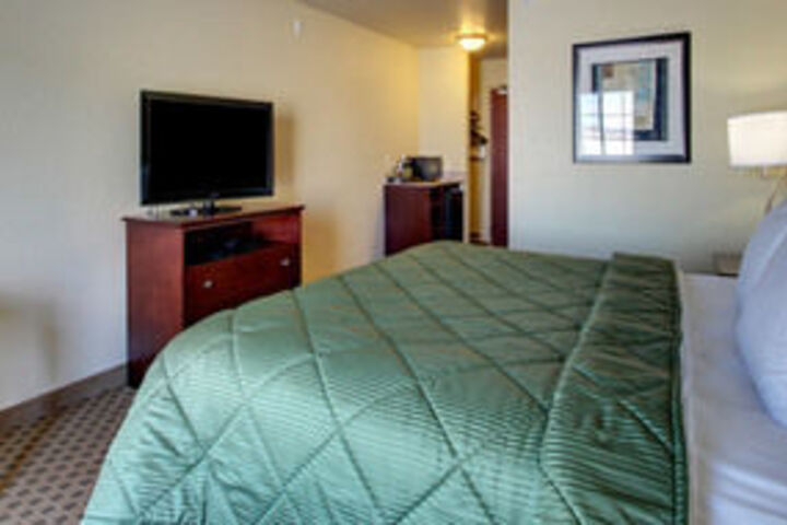 Room 9 of 12