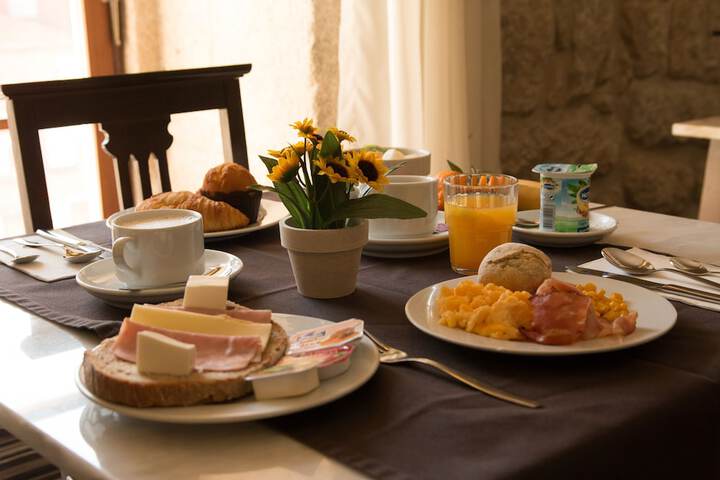 Breakfast/Coffee Service 55 of 63