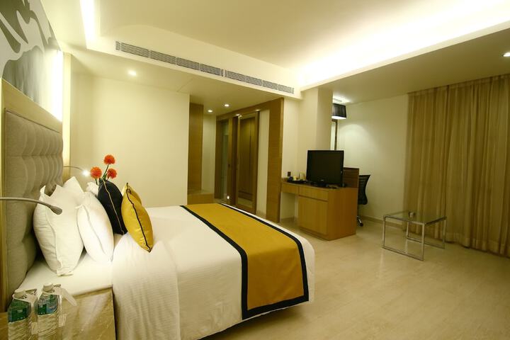 Room 9 of 95