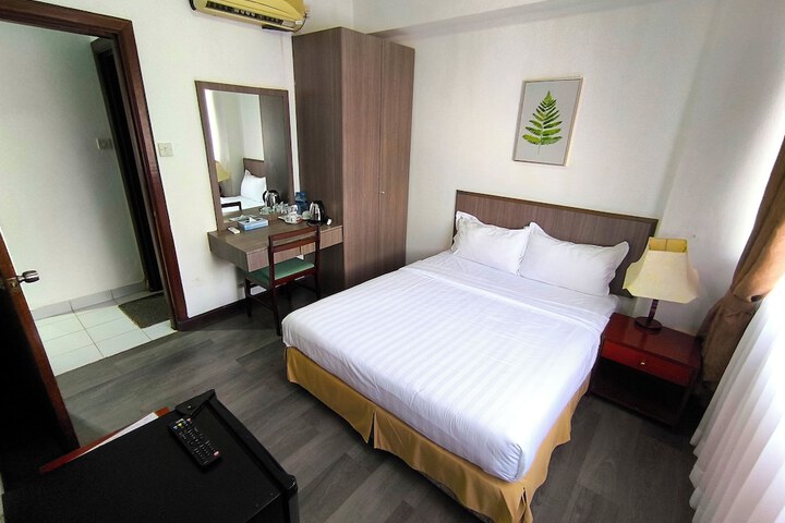 Room 6 of 41