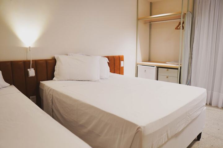 Room 28 of 68