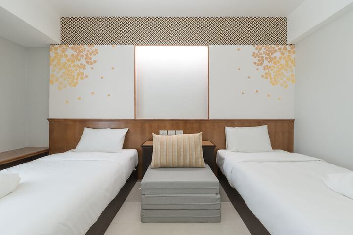 Room 25 of 47
