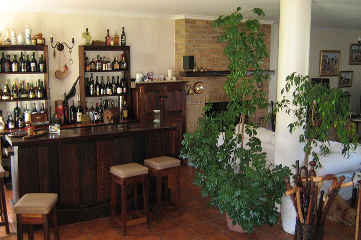 Lounge 11 of 23