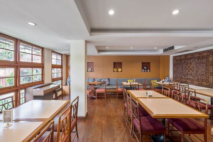 Dining 80 of 87