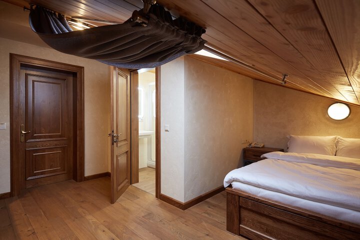Room 21 of 89