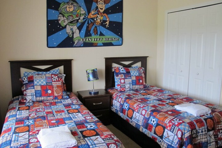 Room 6 of 47