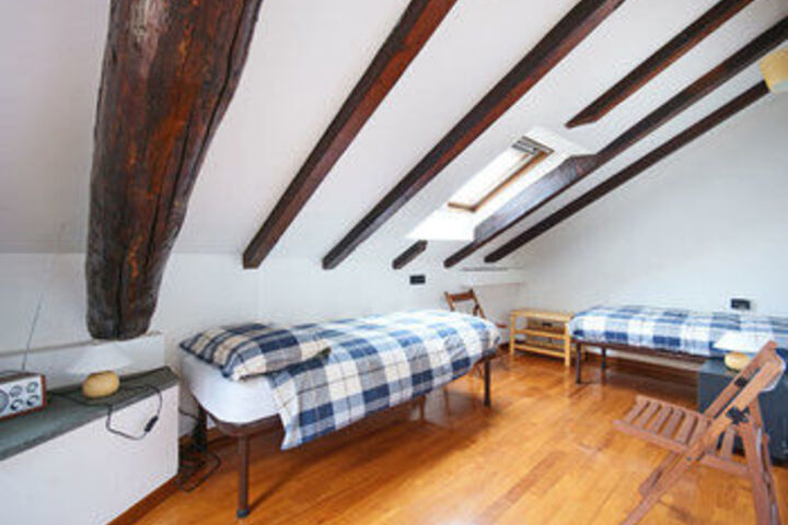 Room 48 of 173