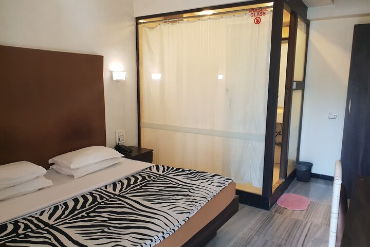 Room 64 of 97