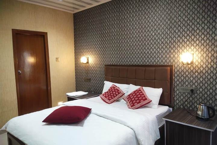 Room 2 of 13