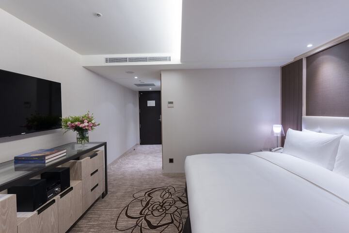 Room 12 of 86