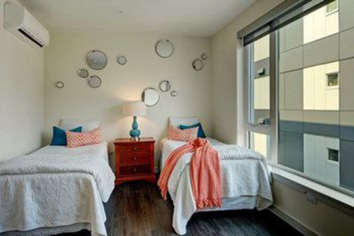 Room 10 of 16