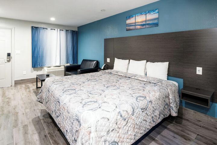 Room 15 of 51