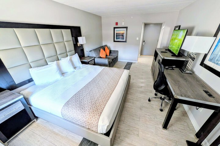 Room 10 of 32