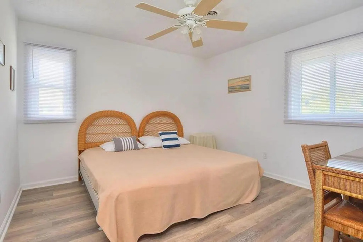 Room 5 of 18