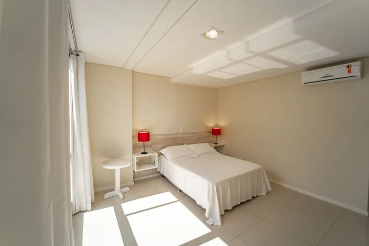 Room 6 of 21