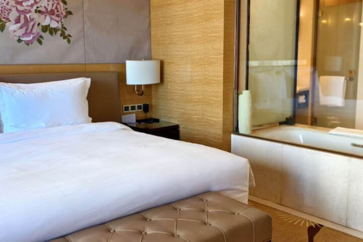 Room 27 of 100