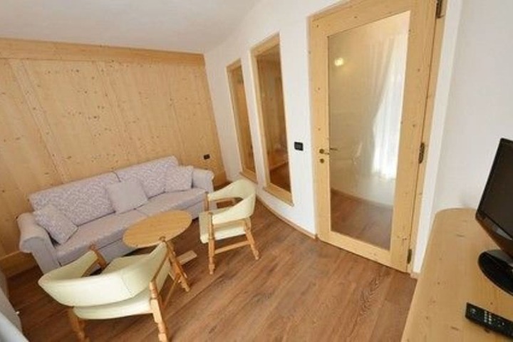 Room 16 of 50