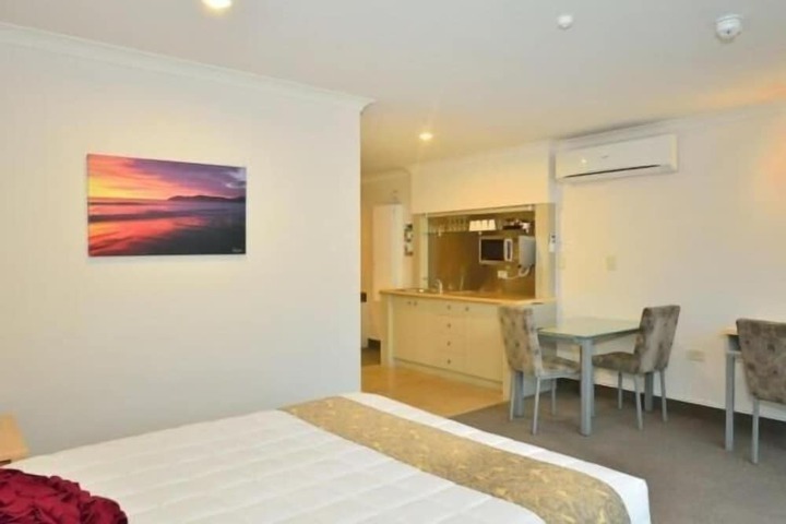Room 6 of 31
