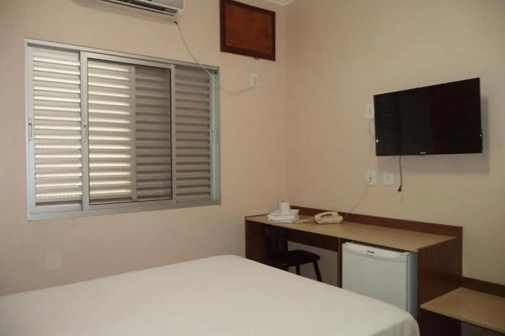 Room 16 of 35