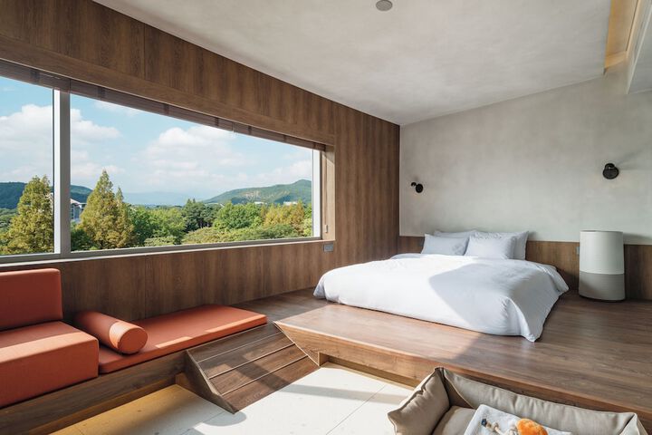 Room 28 of 120