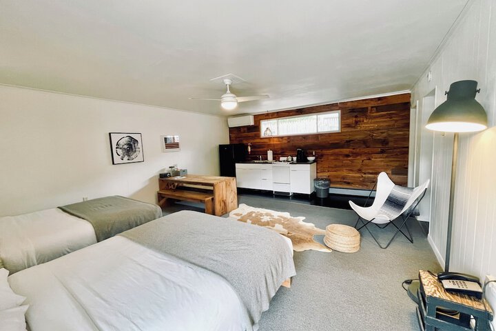 Room 27 of 72