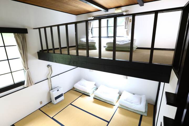 Room 18 of 74