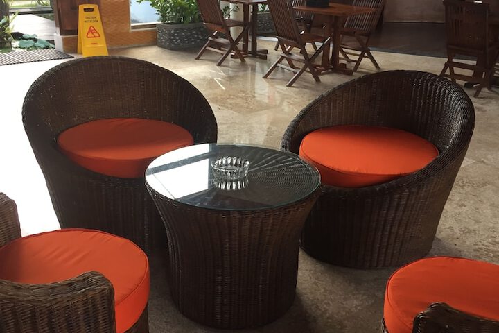 Guest Lobby