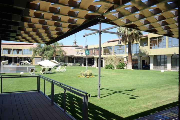 Hotel Exterior 72 of 93