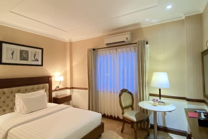 Room 18 of 50