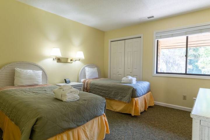 Room 2 of 34