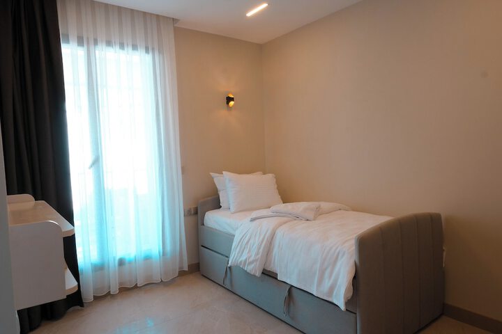 Room 9 of 61