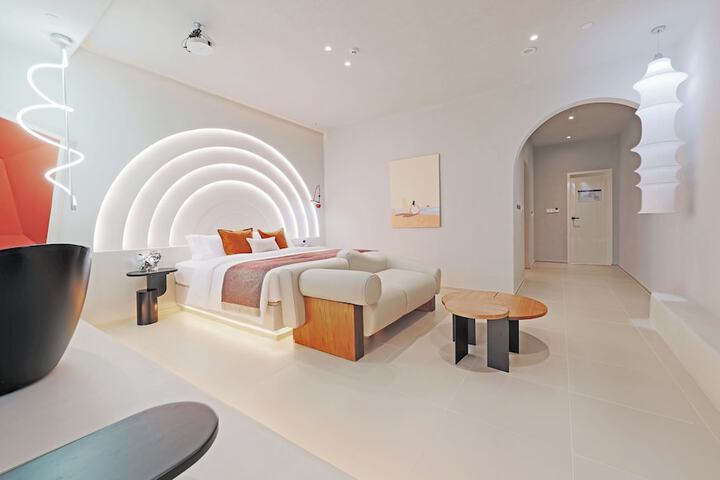 Room 56 of 150