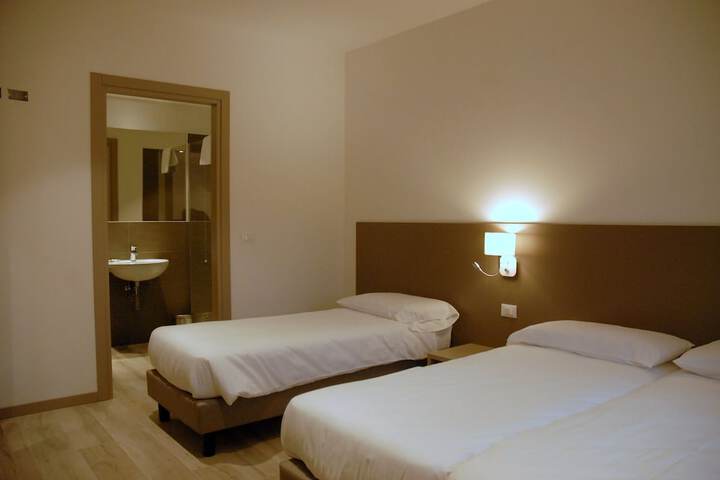 Room 12 of 42