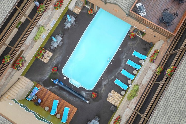 Pool 39 of 75