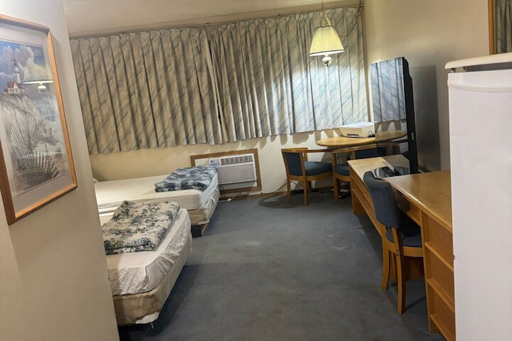 Room 3 of 10