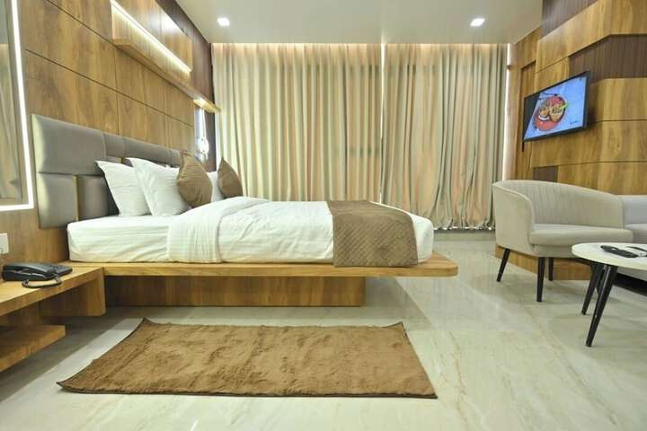 Room 7 of 50
