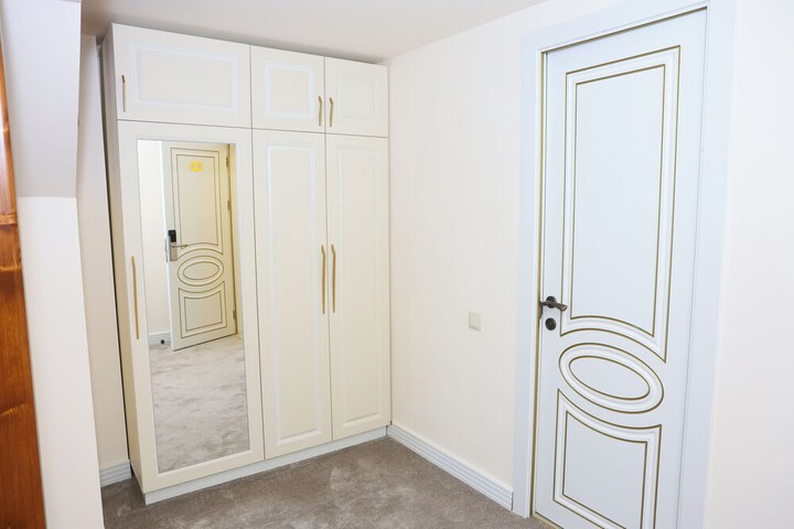 Room 71 of 133