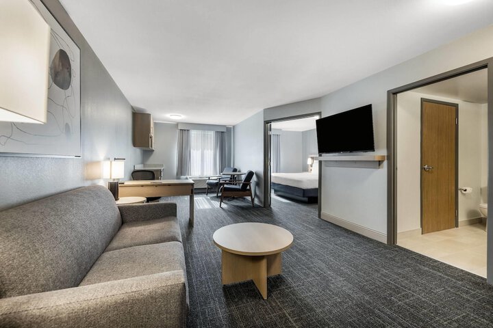 Room 33 of 57