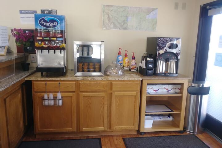 Breakfast/Coffee Service 29 of 43