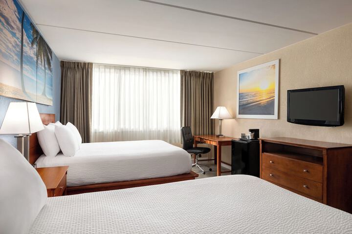 2 Double Beds Accessible (8 of 8)