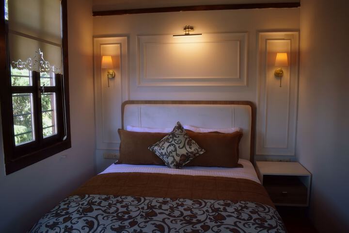 Room 7 of 42