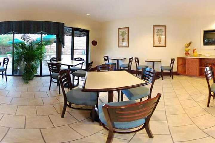 Breakfast area