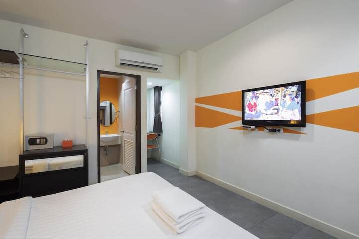 Room 15 of 50